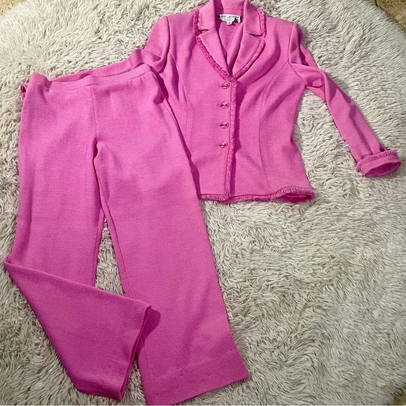 SOLD St. John Marie Gray Rare Y2K Santana Knit Hot Pink Logo Buttons Fringe - Picture 14 of 14